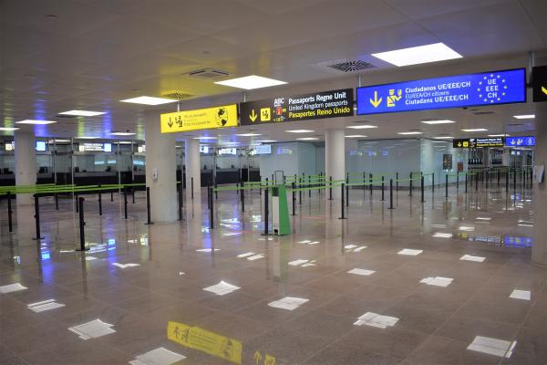 El Aeropuerto Josep Tarradellas Barcelona-El Prat pone en funcionamiento el nuevo control pasaportes de la Terminal T1