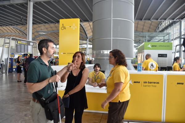 Aeropuerto de Miguel Hernández organiza su primera “Jornada sobre Accesibilidad de Aena”