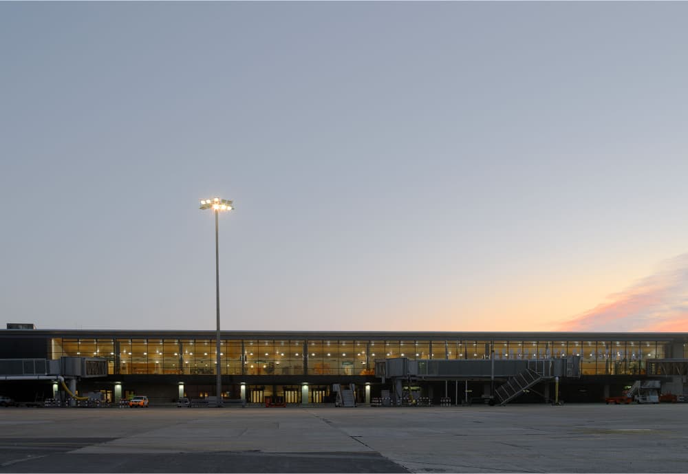 Aeropuerto de Asturias (terminal y plataforma)
