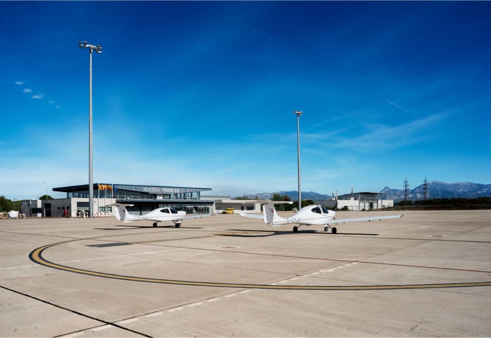 Huesca-Pirineos Airport (apron 2)