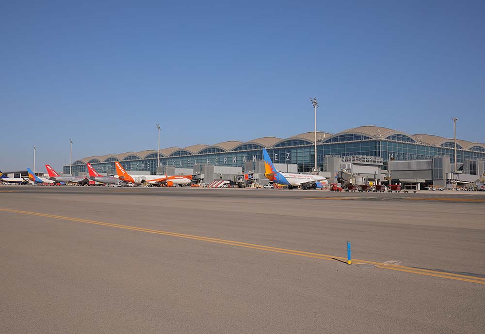 Alicante-Elche Miguel Hernández Airport (apron 1)